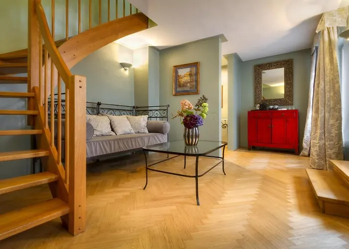 Black Star Suites