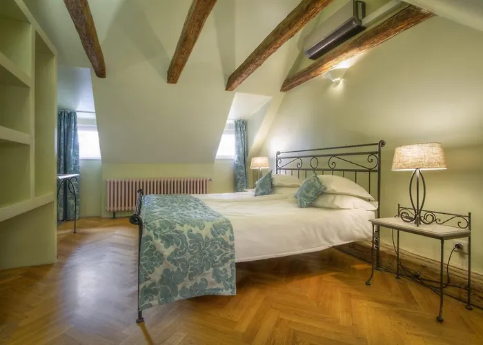 Black Star Suites